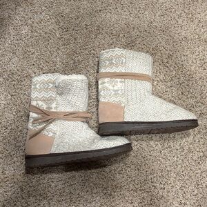 Muk Luks Cream and Tan Knit Bootie Slippers